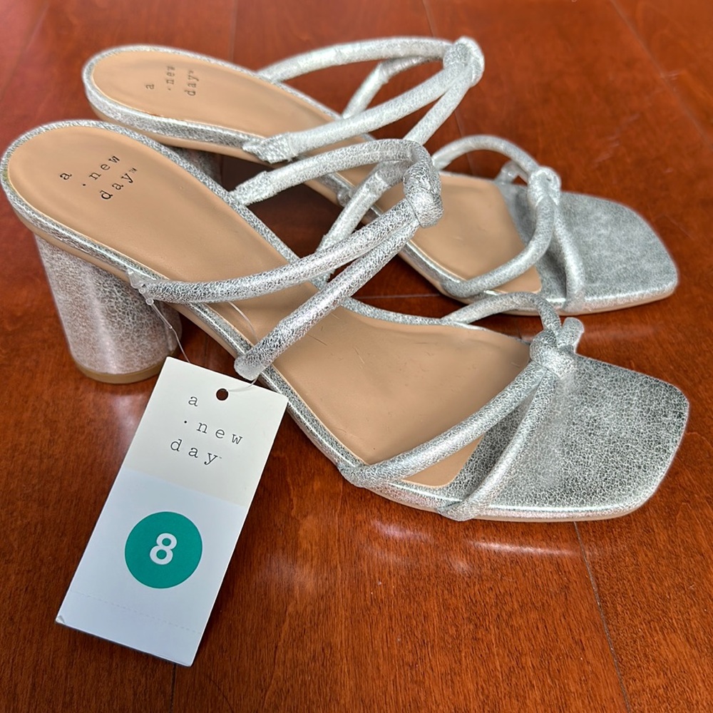 3 for $30 💖 Women’s Silver Sandal Heels Size 8 Brand New